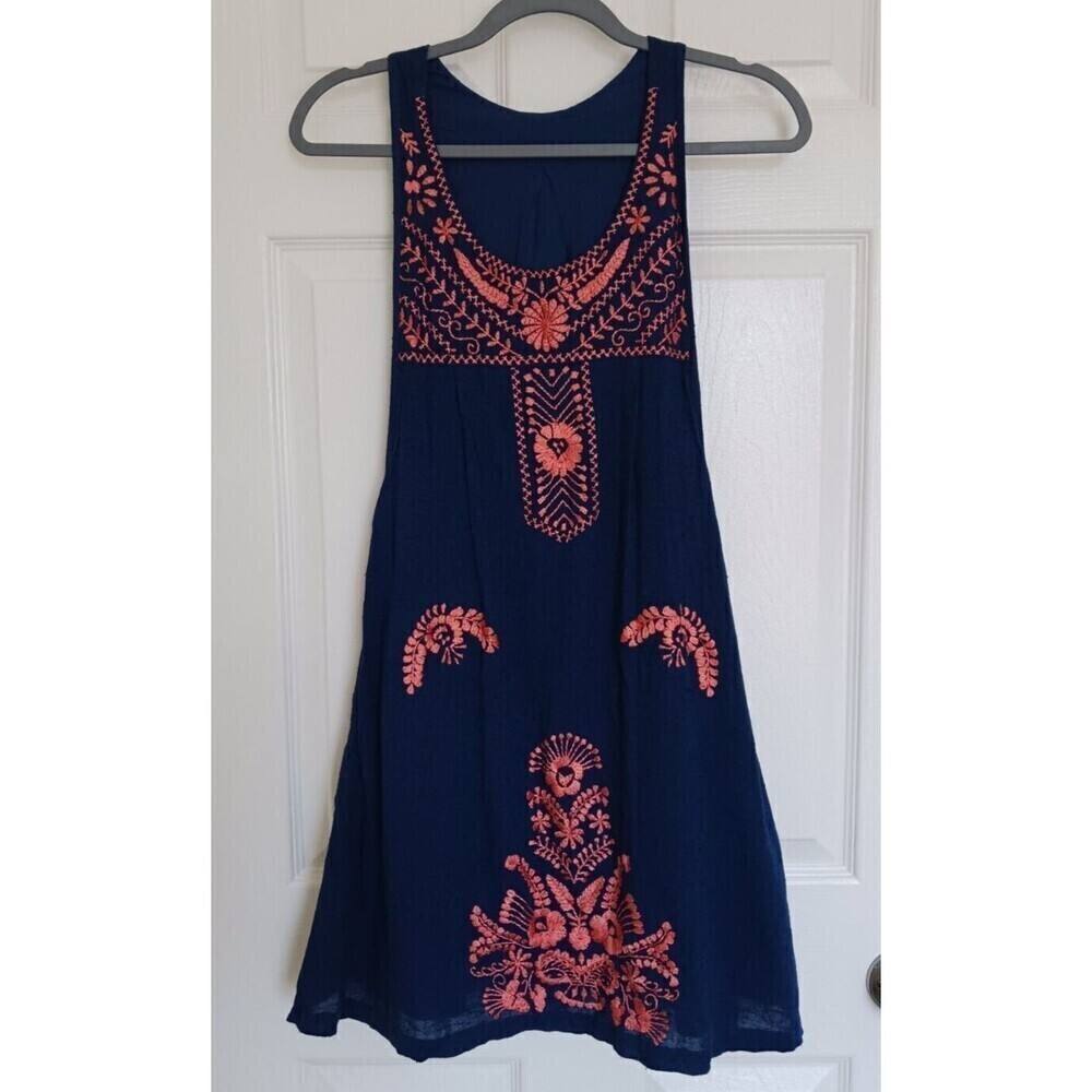 Womens Sleeveless‎ Embroidered Round Neck Blue Top Size M
